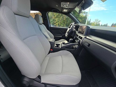Certified 2025 Toyota 4Runner SR5 AWD/4WD image 11