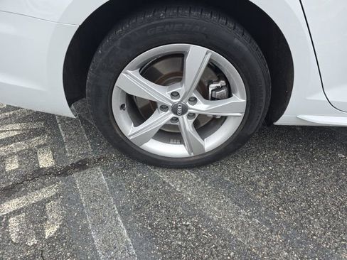 Used 2019 Audi A4 2.0T Premium image 9