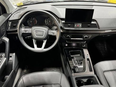 Used 2023 Audi Q5 2.0T Premium w/ Convenience Package AWD/4WD image 12