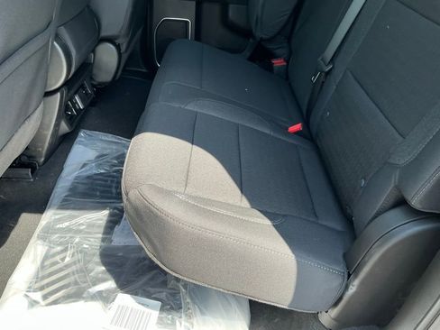 Used 2026 GMC Sierra 1500 SLE w/ Preferred Package RWD image 18