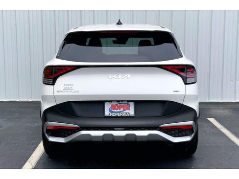 Used 2023 Kia Sportage LX AWD/4WD image 4