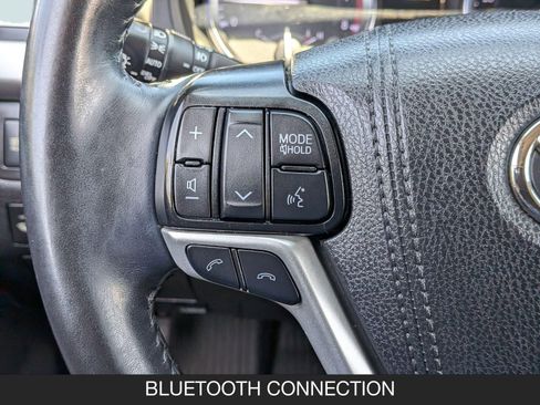 Used 2019 Toyota Highlander XLE AWD/4WD image 18