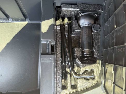 Used 2013 Honda Pilot Touring image 34
