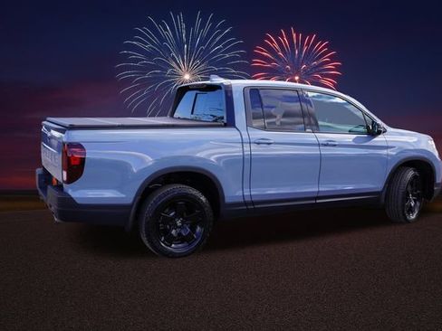 Used 2025 Honda Ridgeline Black Edition image 4