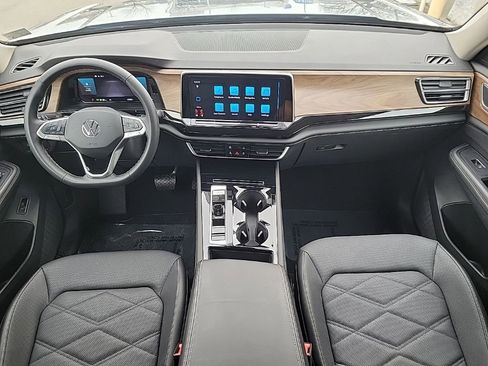 Used 2024 Volkswagen Atlas SE image 20