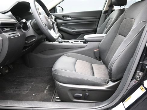 Used 2024 Nissan Altima 2.5 SV image 21