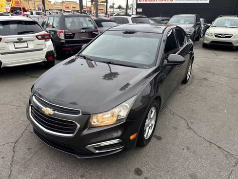 Used 2016 Chevrolet Cruze LT w/ Technology Package image 7