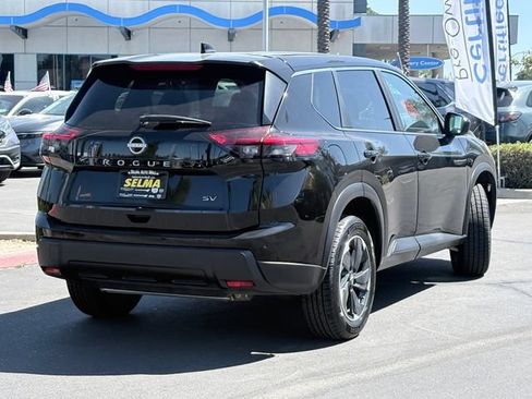 Used 2024 Nissan Rogue SV FWD image 5