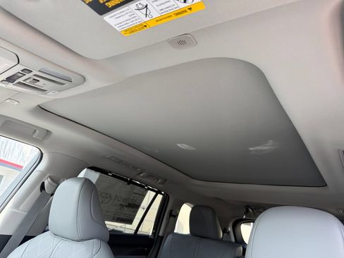 New 2026 Toyota Highlander Platinum AWD/4WD image 42