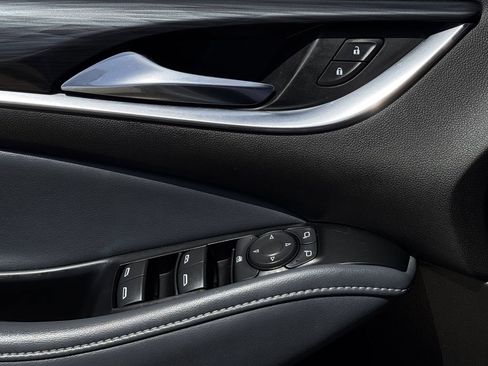 Used 2024 Buick Enclave Essence image 22