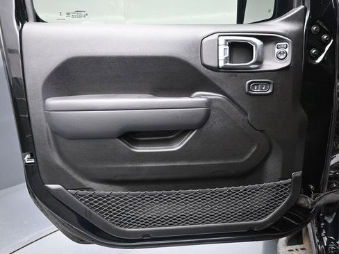 Used 2025 Jeep Wrangler Sport AWD/4WD image 10