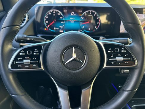 Certified 2022 Mercedes-Benz GLA 250 image 22