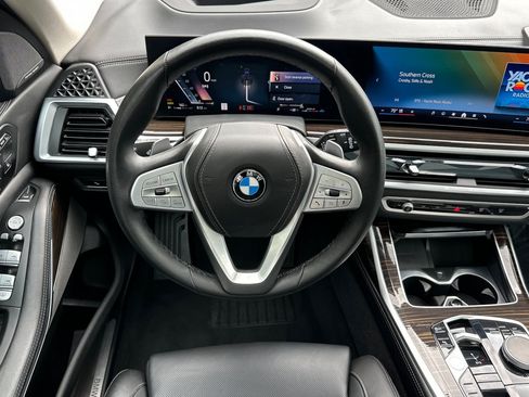 Used 2026 BMW X7 xDrive40i AWD/4WD image 13