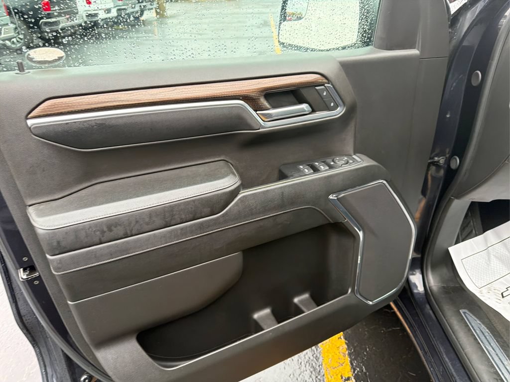 Used 2024 Chevrolet Silverado 1500 LT AWD/4WD image 17