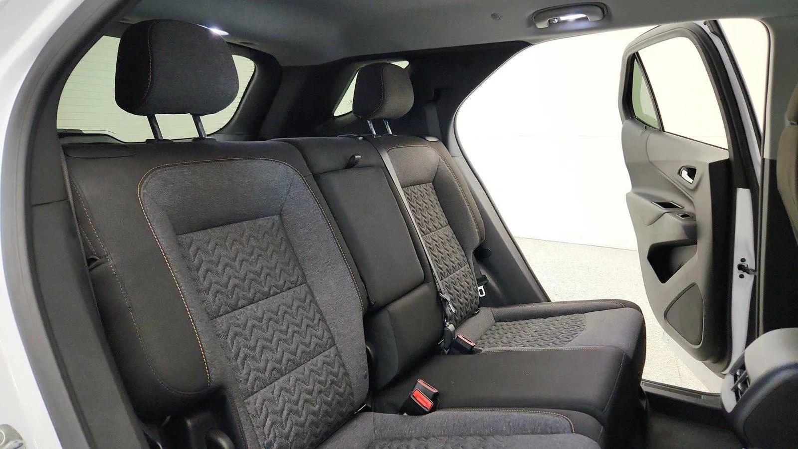 Used 2024 Chevrolet Equinox LT w/ LPO, Cargo Package FWD image 31