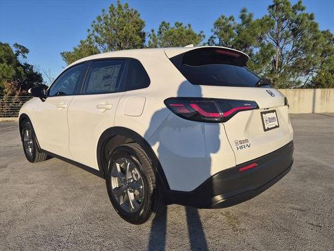 New 2026 Honda HR-V LX image 5