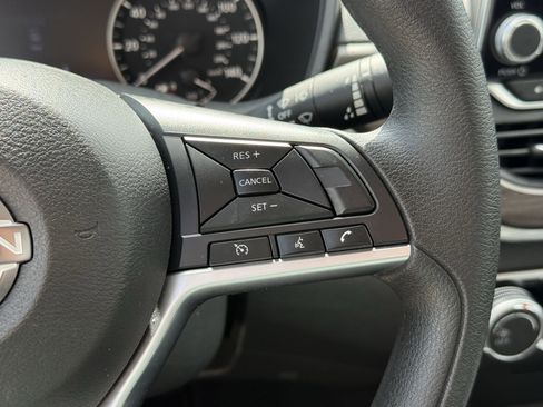 Used 2025 Nissan Altima 2.5 SV image 17