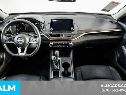 Used 2025 Nissan Altima 2.5 SV image 23