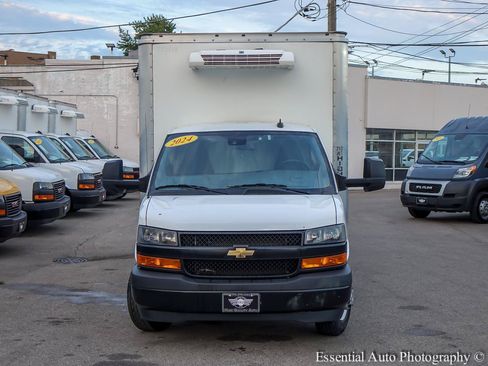 Used 2024 Chevrolet Express 3500 w/ Power Convenience Package RWD image 4
