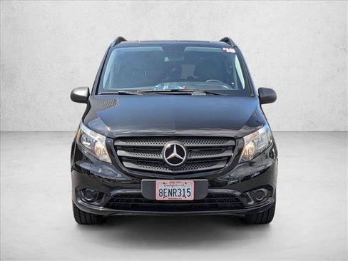 Used 2018 Mercedes-Benz Metris Passenger image 2