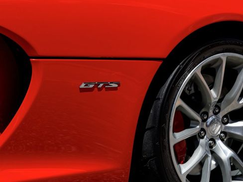 Used 2014 SRT Viper GTS w/ GTS Laguna Interior Package RWD image 13