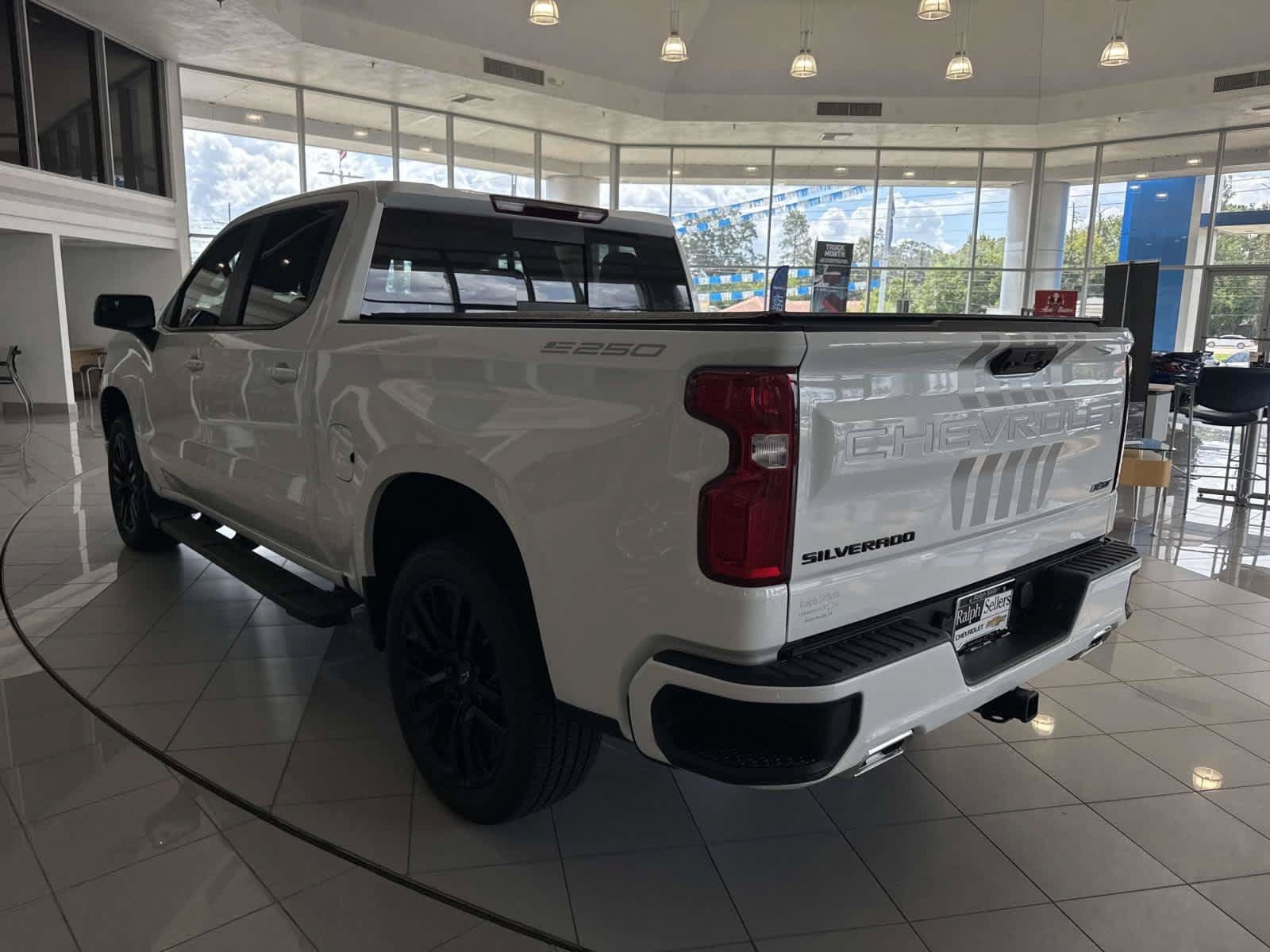 New 2026 Chevrolet Silverado 1500 RST AWD/4WD image 4