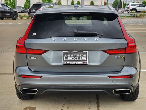 Used 2020 Volvo V60 T5 Cross Country AWD/4WD image 6