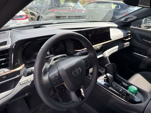 Used 2025 Toyota Crown Platinum image 6