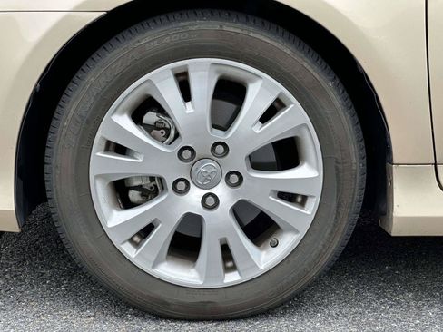Used 2011 Toyota Avalon FWD image 6