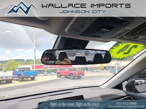 Used 2024 Toyota Camry SE image 31