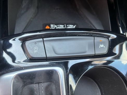Used 2025 Chevrolet Trax ACTIV w/ Sunroof Package FWD image 21