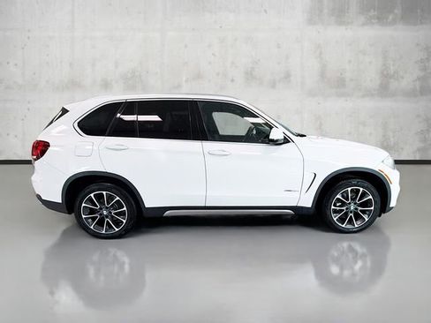 Used 2018 BMW X5 xDrive35i w/ M Sport Package image 4