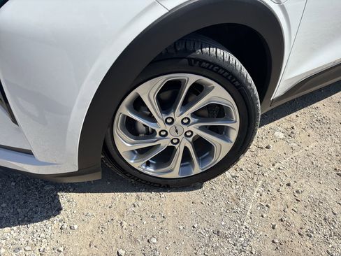 New 2027 Chevrolet Bolt LT w/ Comfort Package image 10