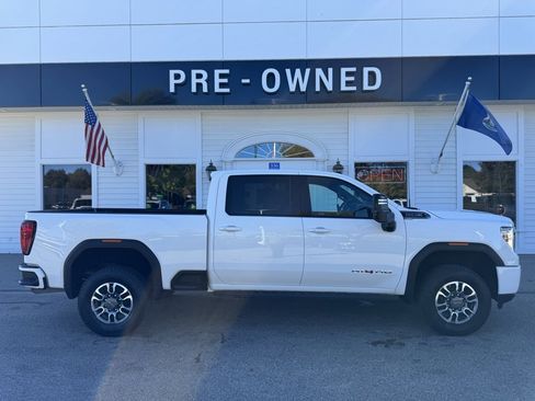 Used 2022 GMC Sierra 2500 AT4 w/ AT4 Preferred Package image 4
