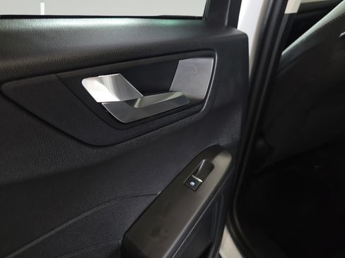 Used 2021 Ford Escape SE FWD image 25