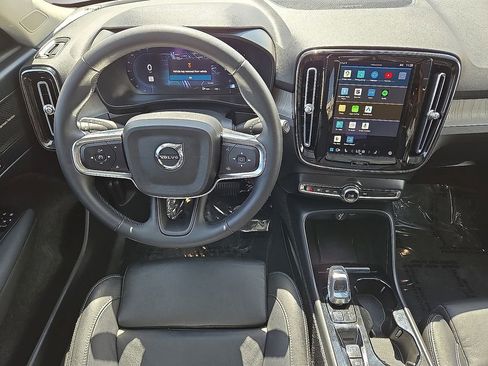 Used 2023 Volvo XC40 B5 Plus w/ Driver Assist Package AWD/4WD image 18