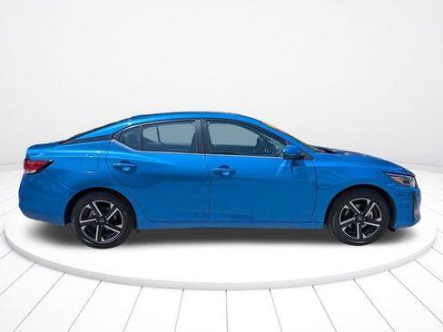 Used 2025 Nissan Sentra SV FWD image 3