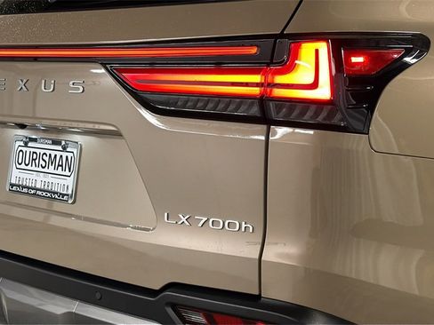 Certified 2025 Lexus LX 700h Overtrail image 9