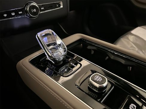 New 2026 Volvo XC90 B5 Core w/ Protection Package image 19