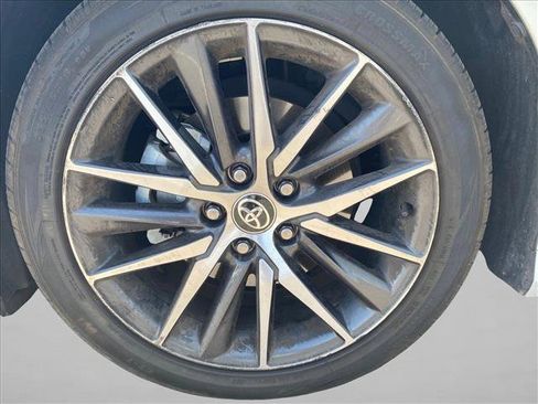 Used 2021 Toyota Camry XLE FWD image 30