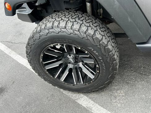 Used 2017 Jeep Wrangler Unlimited Sport w/ Quick Order Package 24S AWD/4WD image 16