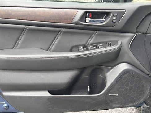 Used 2019 Subaru Outback 3.6R Limited w/ Popular Package #2 AWD/4WD image 10