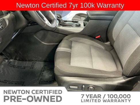 Used 2025 Chevrolet Blazer LT FWD image 9
