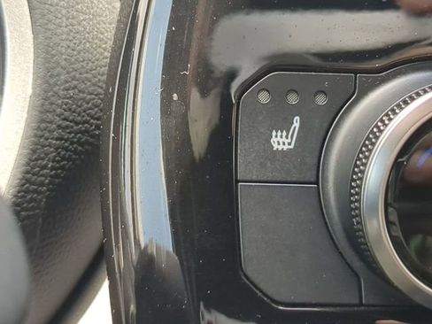 Used 2021 Toyota Highlander XSE FWD image 24