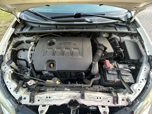 Used 2019 Toyota Corolla LE FWD image 12