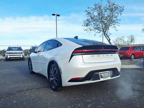 Used 2023 Toyota Prius XLE AWD/4WD image 4