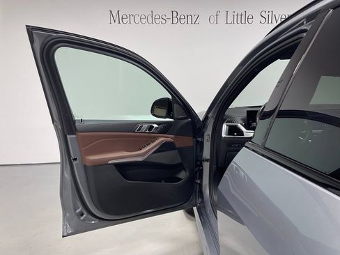 Used 2024 BMW X5 xDrive40i w/ M Sport Package AWD/4WD image 17
