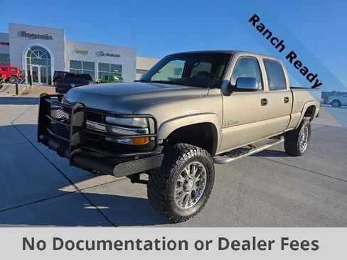 Used 2001 Chevrolet Silverado 2500 LS w/ Off-Road Skid Plate Pkg image 1