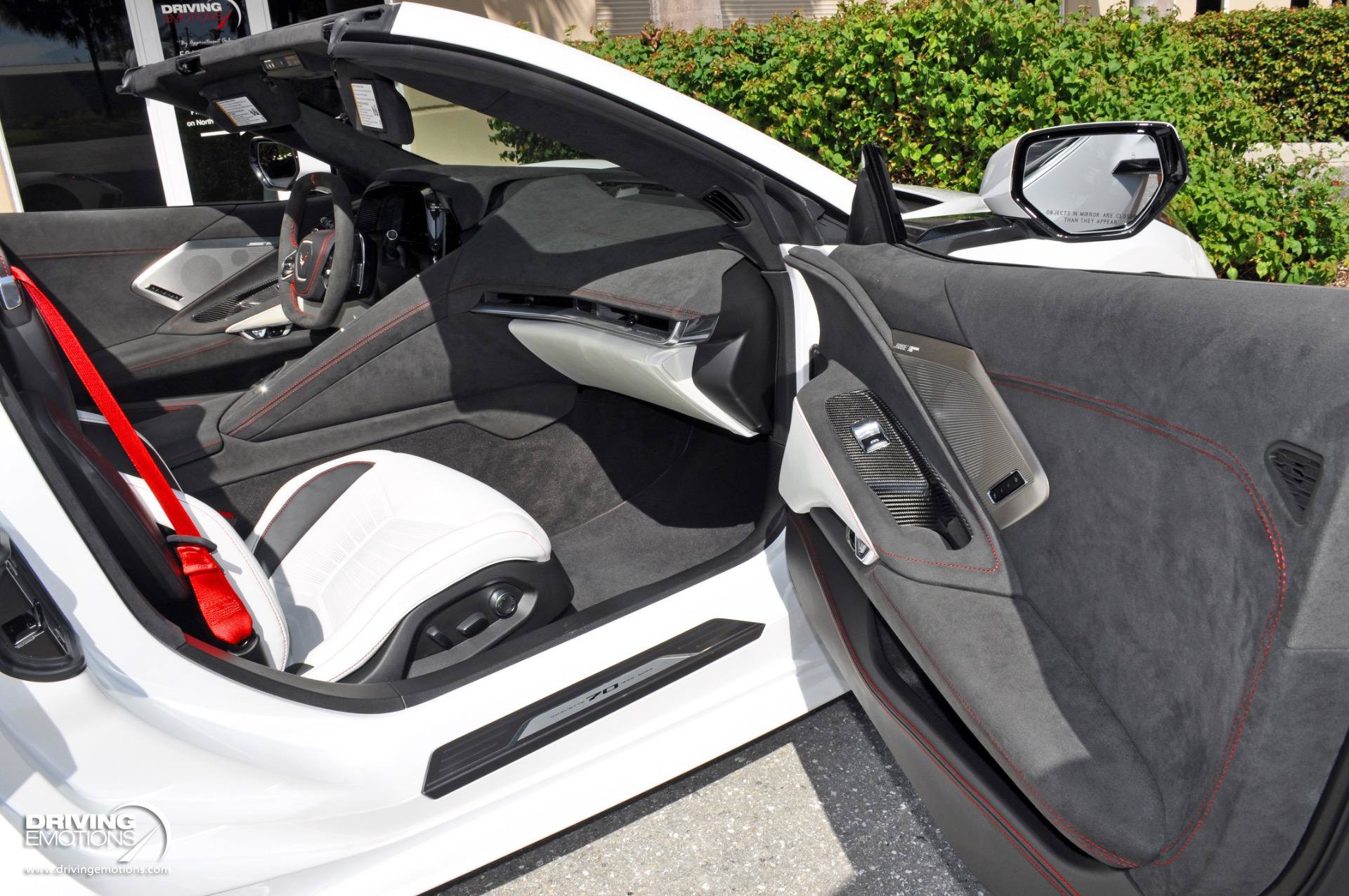 Used 2023 Chevrolet Corvette Stingray Premium Cpe w/ Z51 Performance Package RWD image 16