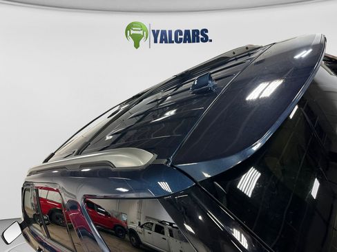 Used 2016 Ford Explorer XLT w/ Equipment Group 202A image 11